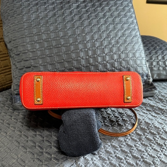 Dooney and Bourke Lexington shopper - Picture 5 of 12